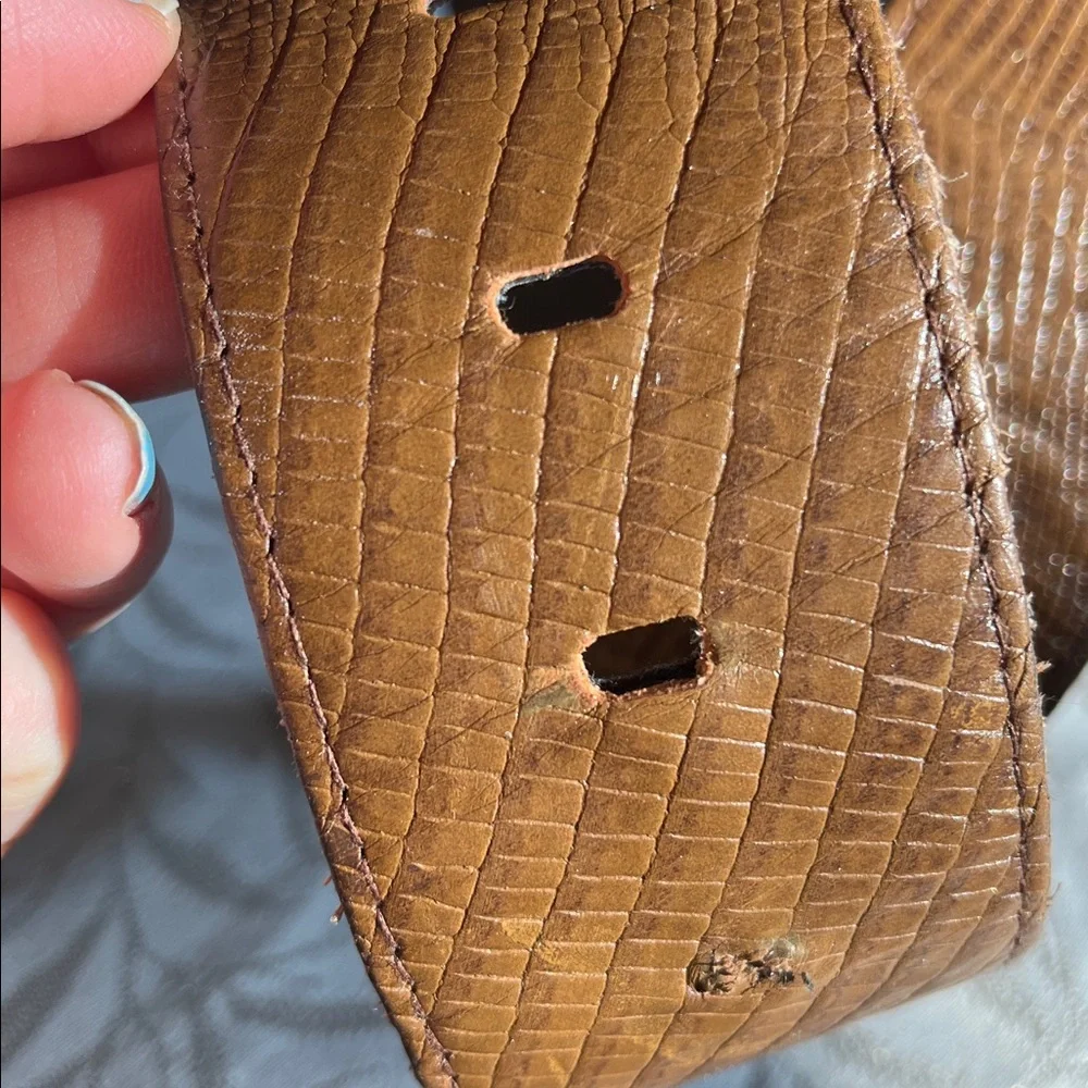 Pearl Genuine 2”x33”Leather Belt w/Crocodile pattern & Gold Buckle Accent size S